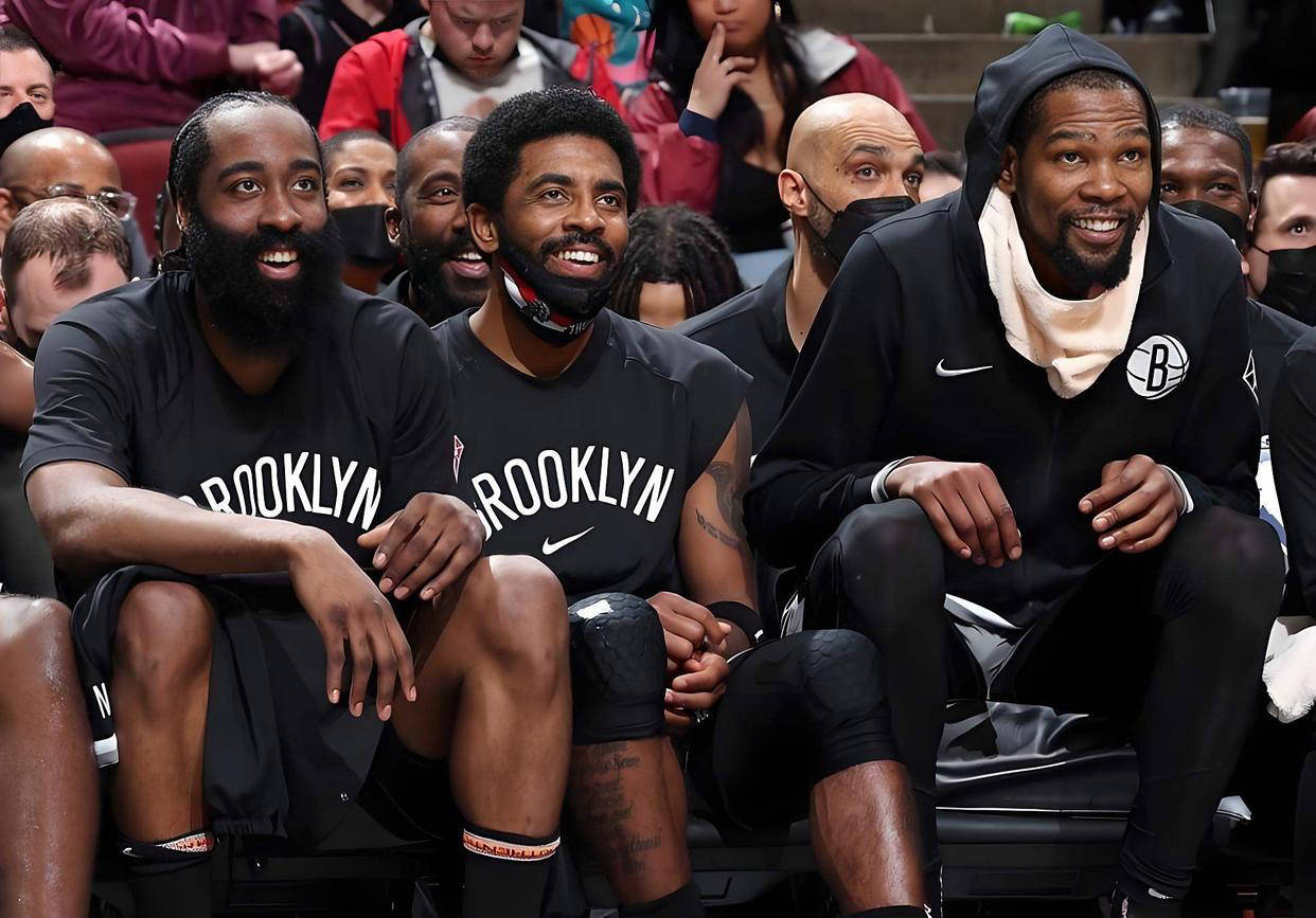 篮网队惨败后更衣室爆发冲突，主帅回应，简介方面一起起来.体育科技领导者