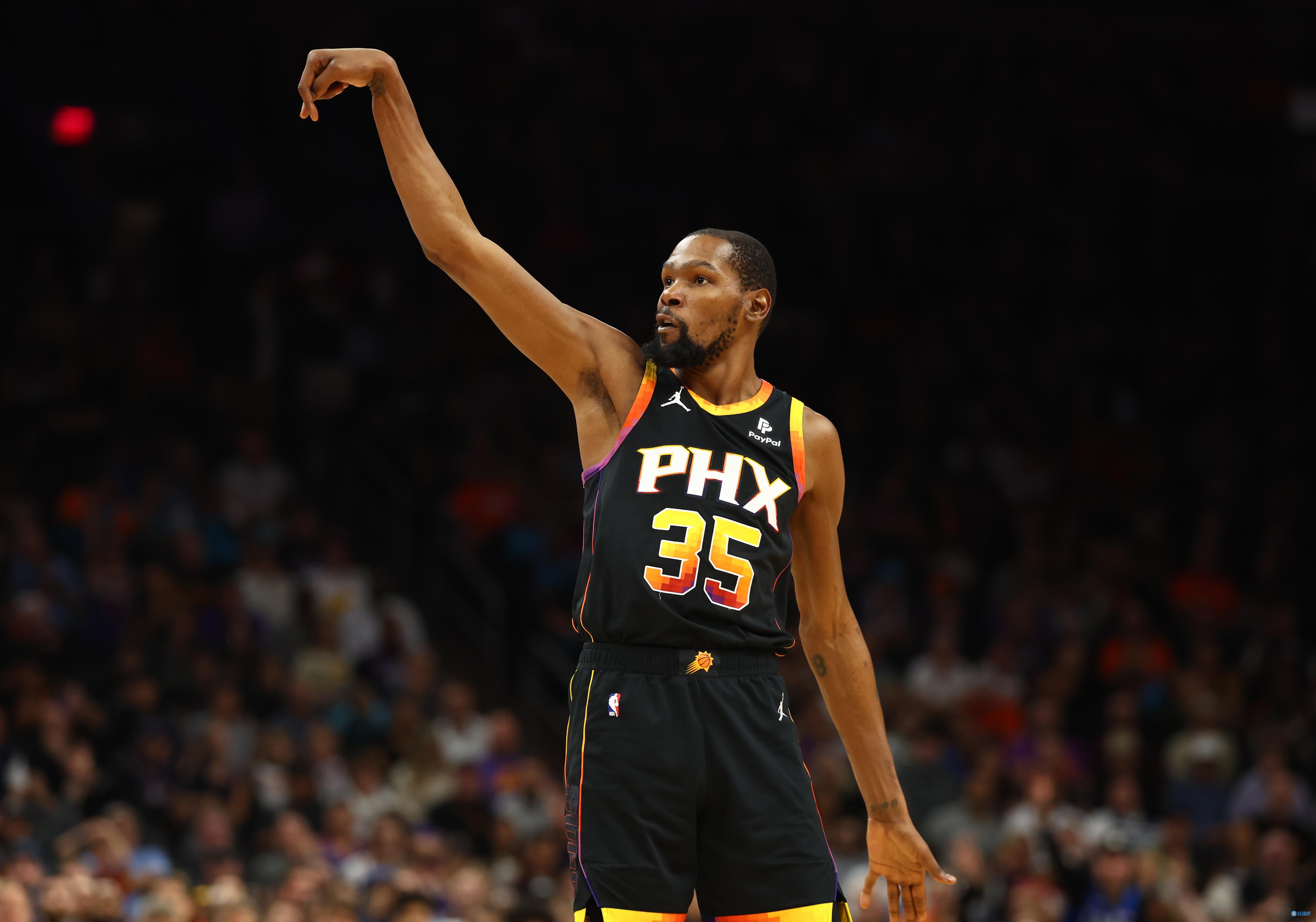 杜兰特迎来三赛季出色发挥，DWG观众热烈欢呼！九游体育