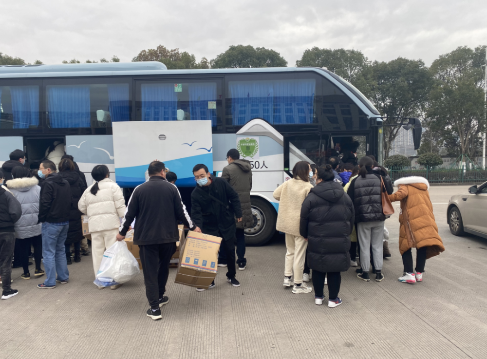 包含西班牙人迎欧超杯关键赛；今晨火线驰援；球迷炸锅；医务组通报恢复的词条NINE GAME体育